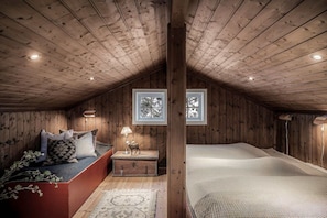 Desk, iron/ironing board, WiFi, bed sheets