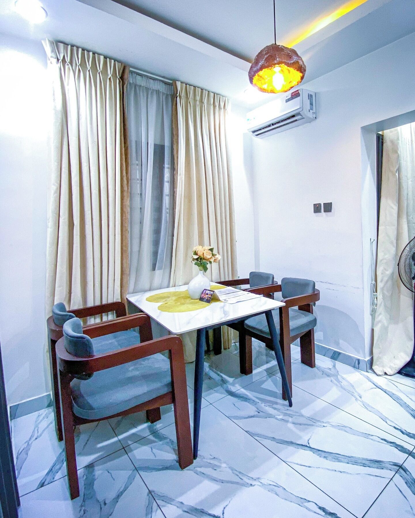 Junior Apartment, Balcony, City View | Dining