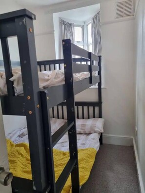 3 bedrooms, iron/ironing board, free WiFi, bed sheets - Spacious 3 Bed House-central London-garden-parking (London)