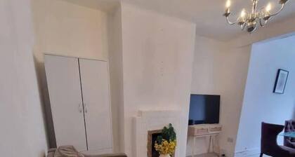 3-bedroom Home Sleeps 6 With Private Garden