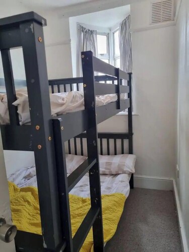 Tottenham 3-br, Sleeps 6, 10 min Walk to Tube