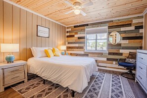 Room - Beach Day I: Steps to the Beach! (Panama City Beach)