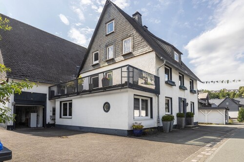 Winterberg Lodge: 8 Bathrooms, Near Ski Slopes – Family Retreat in Sauerland