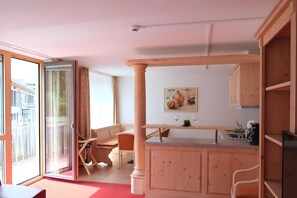 Interior - Apartment directly on the ski slope and mountain railway, 7 beds, 3 bathrooms, ski in & ski out at F (Feldberg (Schwarzwald))