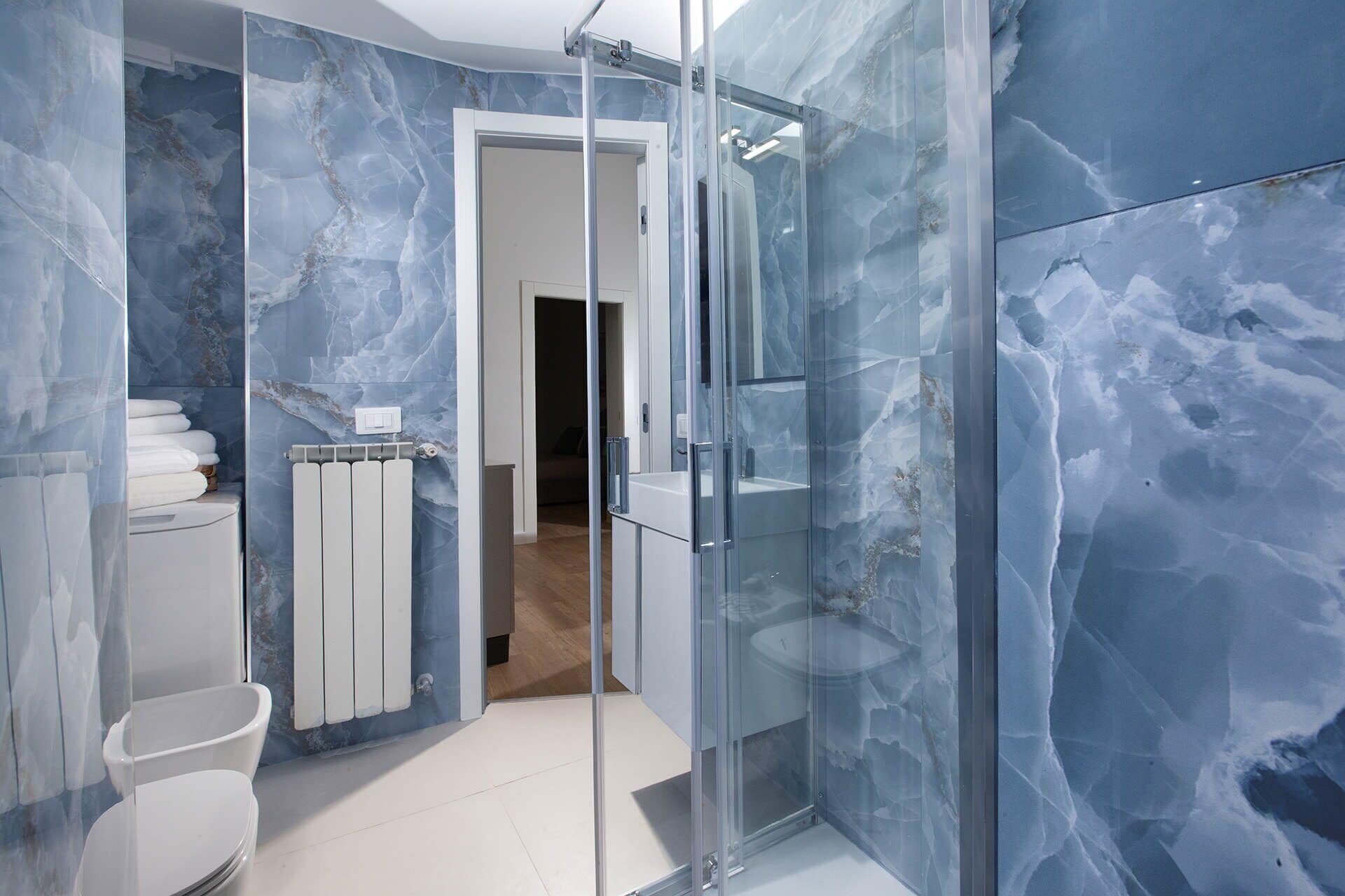 Regadera, secadora de cabello, bidet 