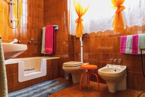 Bathroom - Vrbo Property (Montefiore dell'Aso)