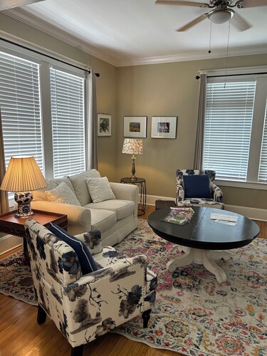 Stylish 2 Bedroom Apartment