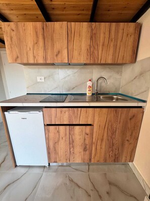 Private kitchen - New apartments, 1-bedroom, suitable for up to 4 guests
Luxury sea-view balcony (Durrës)