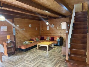 Living area - New apartments, 1-bedroom, suitable for up to 4 guests
Luxury sea-view balcony (Durrës)