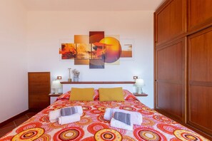 2 bedrooms, iron/ironing board, WiFi, bed sheets - Casa Vacanza Orizzonte Blu – Vista Mare e Relax a Stintino (Stintino)
