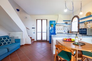 Private kitchen - Casa Vacanza Orizzonte Blu – Vista Mare e Relax a Stintino (Stintino)