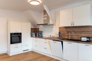 Private kitchen - Holiday home "Wolke 7" for up to 24 people with garden, group room and lots of s (St. Andreasberg)