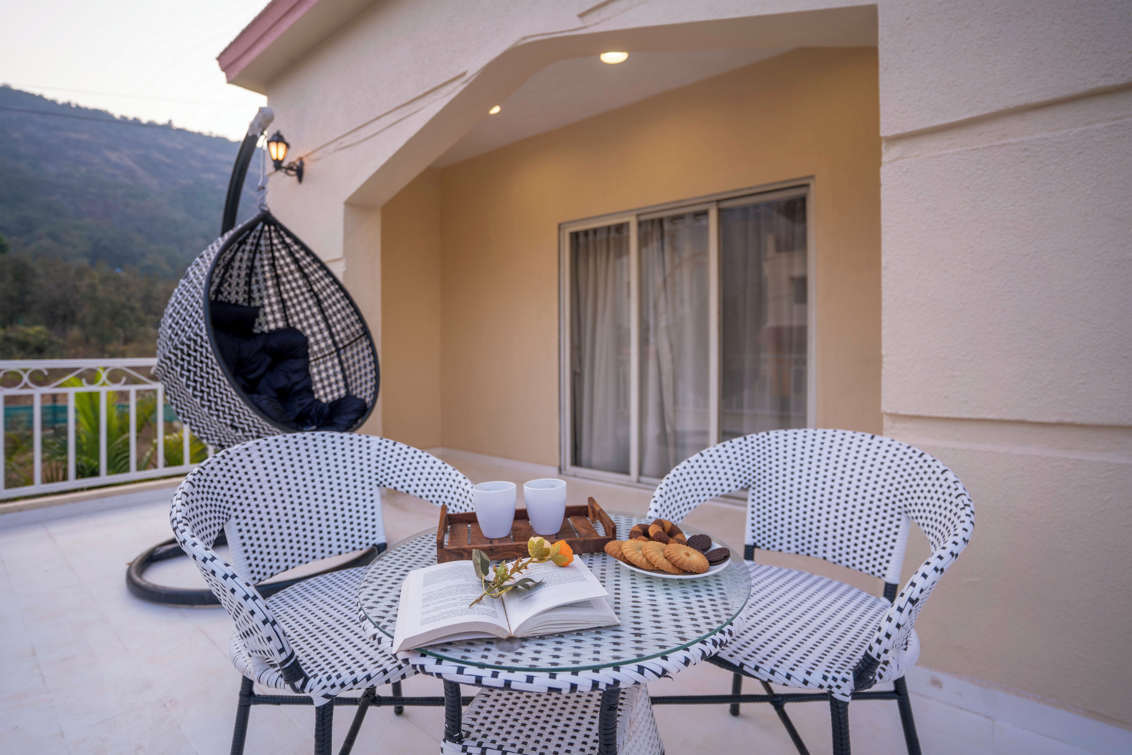 Deluxe Villa | Outdoor dining