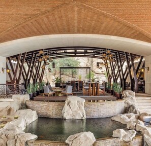 Dining - 1 minute walk to Solmar beach! Luxury Grand suite 1 bedroom sleeps 4 (Cabo San Lucas)