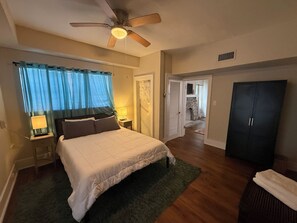 3 Schlafzimmer, Schreibtisch, Bügeleisen/Bügelbrett, kostenloses WLAN