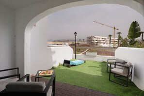 Property grounds - Vacation Apartment 'Joy and Comfort Fairway' with Mountain View, Shared Pool and Wi-Fi (Santa Cruz de Tenerife)