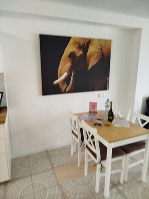 Dining - Vacation Apartment 'Joy and Comfort Fairway' with Mountain View, Shared Pool and Wi-Fi (Santa Cruz de Tenerife)