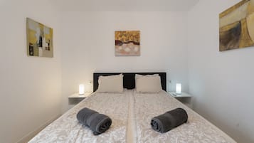 2 bedrooms, iron/ironing board, WiFi, bed sheets