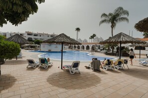 Pool - Vacation Apartment 'Joy and Comfort Fairway' with Mountain View, Shared Pool and Wi-Fi (Santa Cruz de Tenerife)