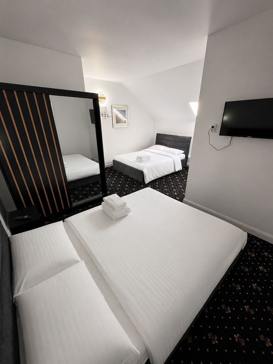 Family Double Room | Free WiFi