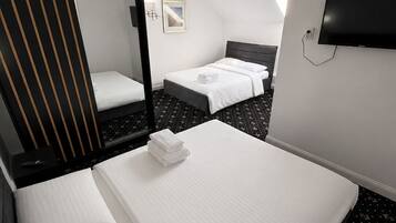 Family Double Room | Free WiFi