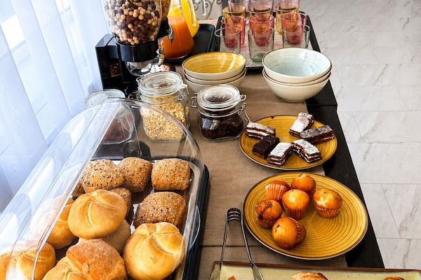 Free daily buffet breakfast