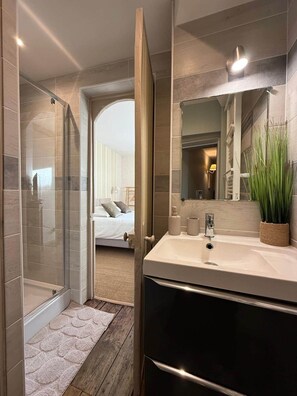 Bathroom - To complete (Troyes)