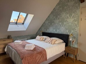 WiFi, bed sheets - Le studio Retro (T32) (Troyes)