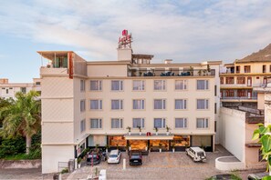 Front of property - Lords Inn Katra (Katra)