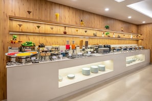 Desayuno buffet todos los días (con cargo)