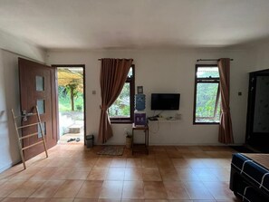 Suite, Balcony, Garden View | Interior - Masada Village (Cisarua)