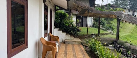 Suite, Balcony, Garden View | Terrace/patio