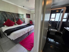 Deluxe Room, 1 King Bed