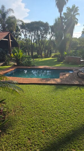 Habitación doble, vistas a la piscina | Piscina
