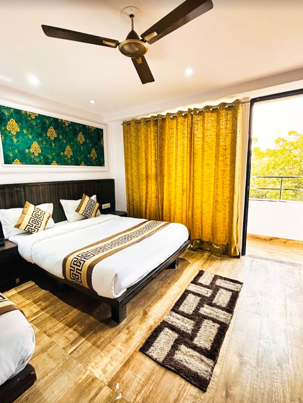 Chambre triple Deluxe, balcon, vue sur la ville