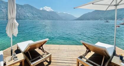 Private Terrace Living - Blue Flag Beach & Family Retreat near Kotor Bay