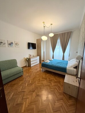 Room - Elegant 2BR 2BA Apartment in green Balduina, peaceful stay near Rome center (Roma)
