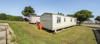 3 Bed - Sleeps 8 - Sea View - Pets - Parking