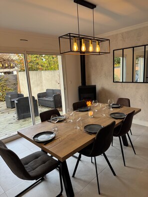 Dining - Large family home - Garden + parking (Le Mans)