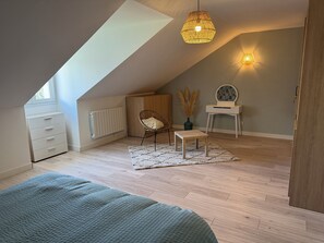 4 habitaciones, tabla de planchar con plancha, wifi y ropa de cama 