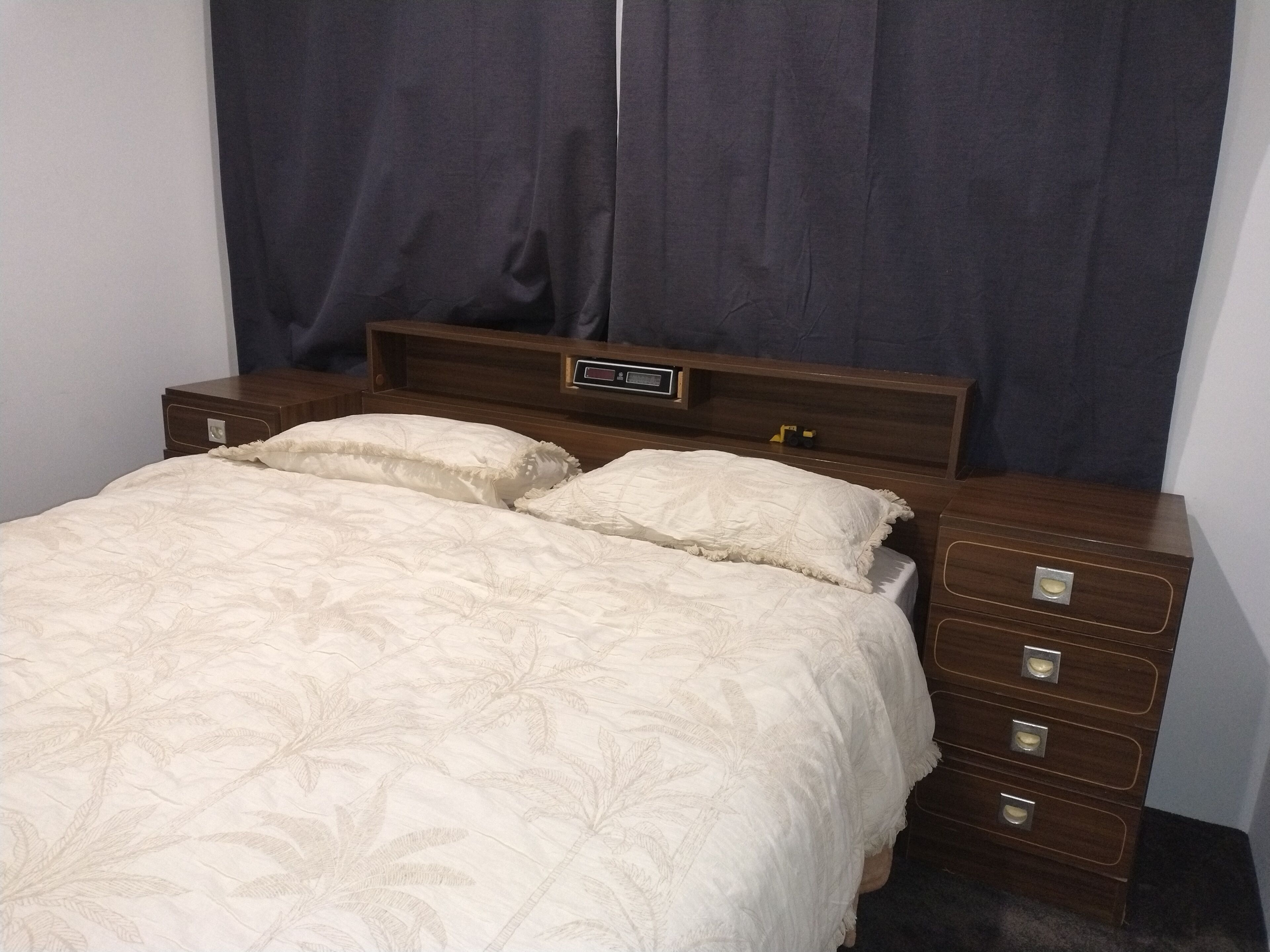 4 chambres, fer et planche à repasser, Wi-Fi, draps fournis