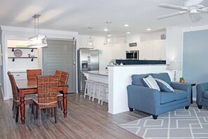 TV - Newly Renovated Inlet Point 12C overlooking Marsh at South Litchfield! (Pawleys Island)