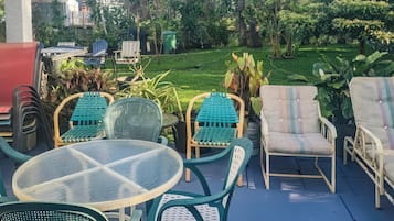 Studio | Outdoor dining