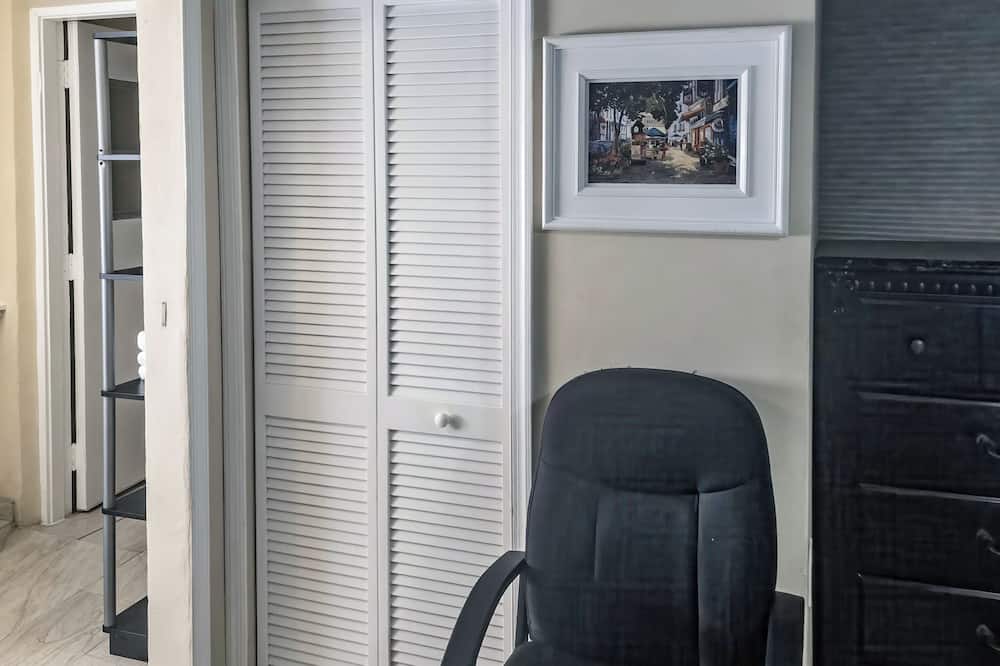 Studio Efficiency Apartment - Port St. Lucie, FL