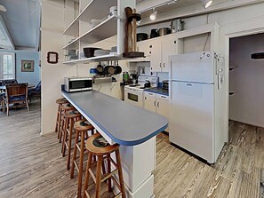 Fridge, microwave, oven, stovetop - Pet Friendly- Oceanfront in South Litchfield Beach! Traumerei House (Pawleys Island)