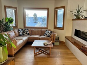 Living area - Luxe Downtown Home with Hot Tub/Fire Pits (Pagosa Springs)