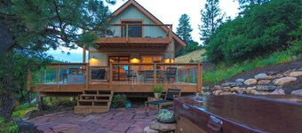 Luxe Downtown Home with Hot Tub/Fire Pits