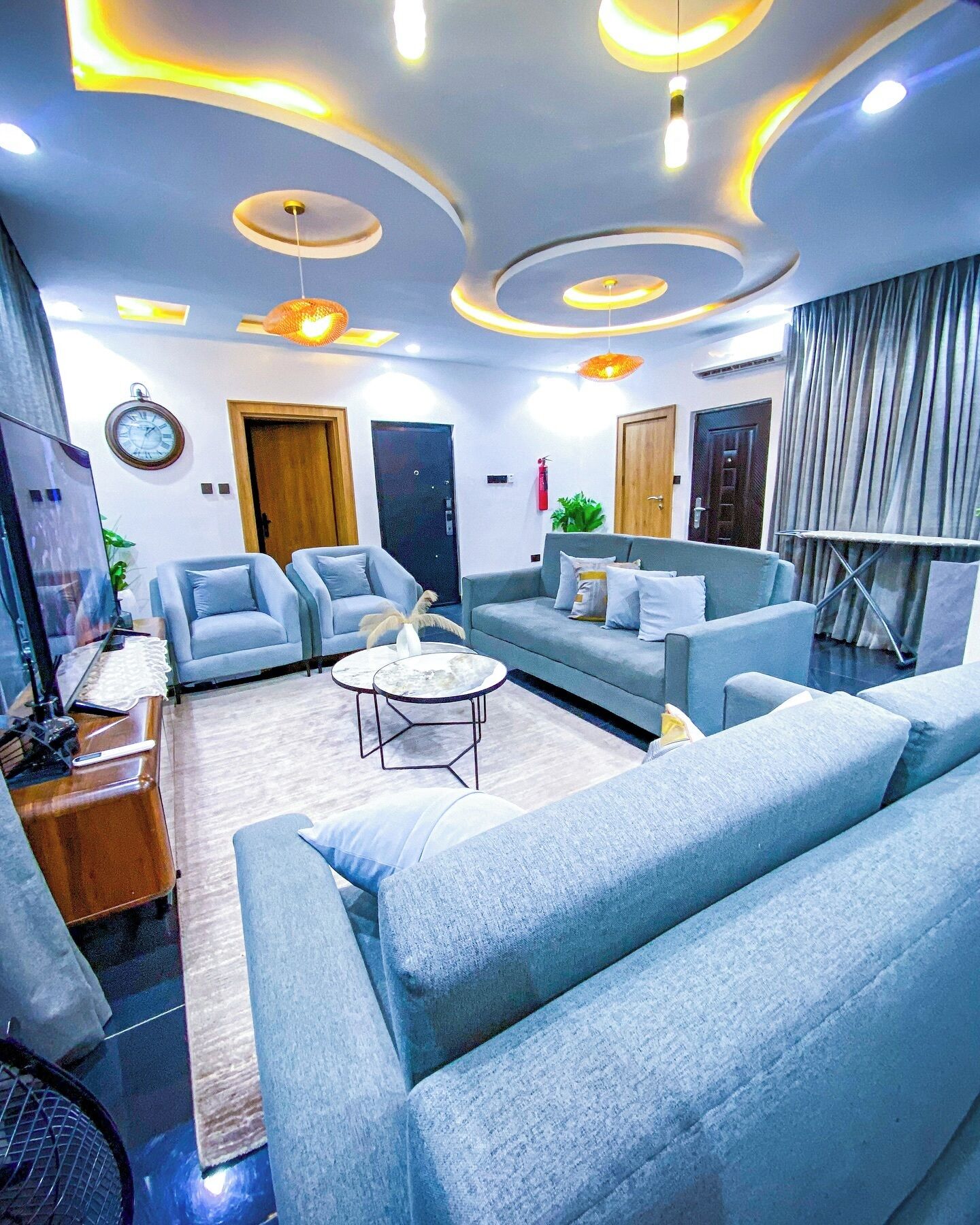 Deluxe Apartment, Balcony, Lake View | Living area