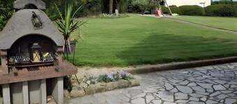 Guest Room for 3 with Private Terrace, Garden, and Wi-Fi