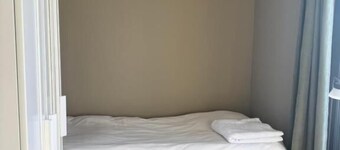 Room-peaceful Rooms in a Modern and Comf